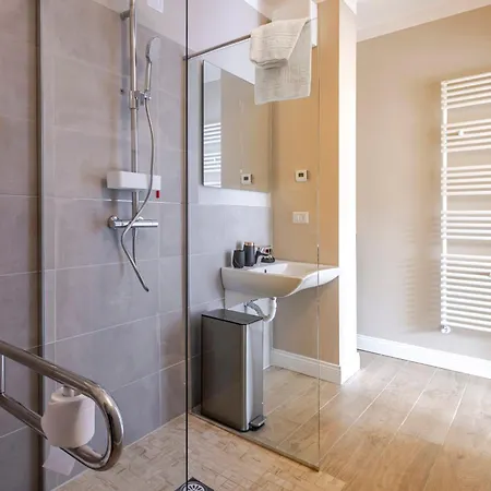 Hotel apartamentowy Guild Senior & Siena