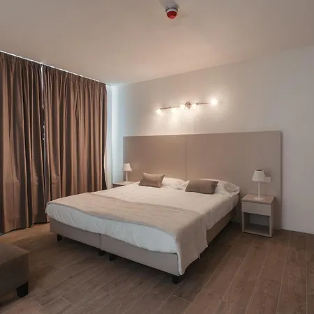 Hotel apartamentowy Hills 3*